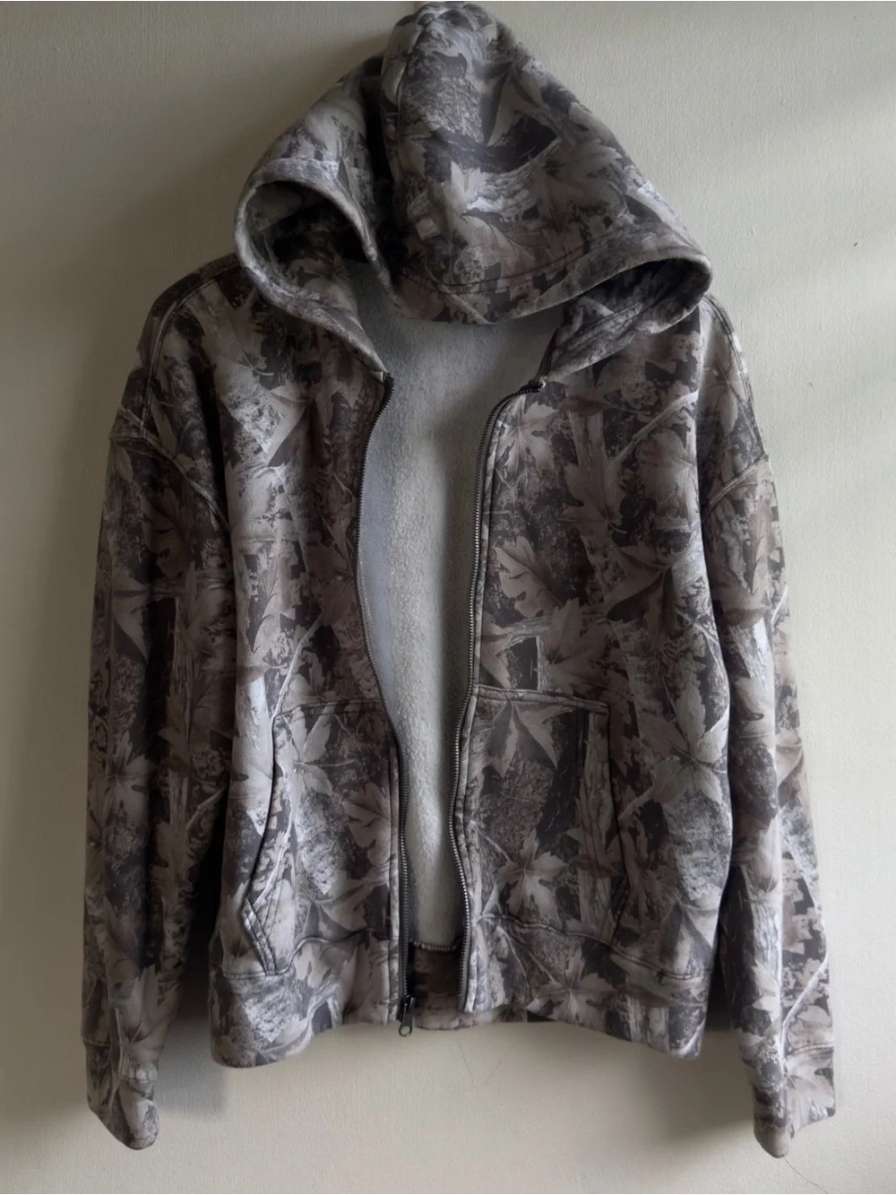 Hollister size men’s